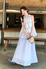 2025夏季新款韩系休闲浅蓝色度假风碎花挂脖上衣休闲半身裙两件套，女装连衣裙，2C267
