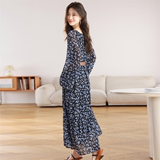 法式复古高级连衣裙女2025年秋新款度假风显瘦气质长袖雪纺裙子，女装连衣裙，艾米