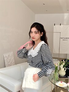 春季新款翻领蕾丝格纹小衫图片