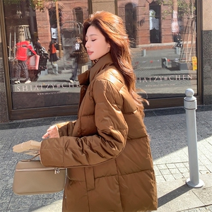 加厚新中式纯色翻袖短款宽松羽绒服女图片