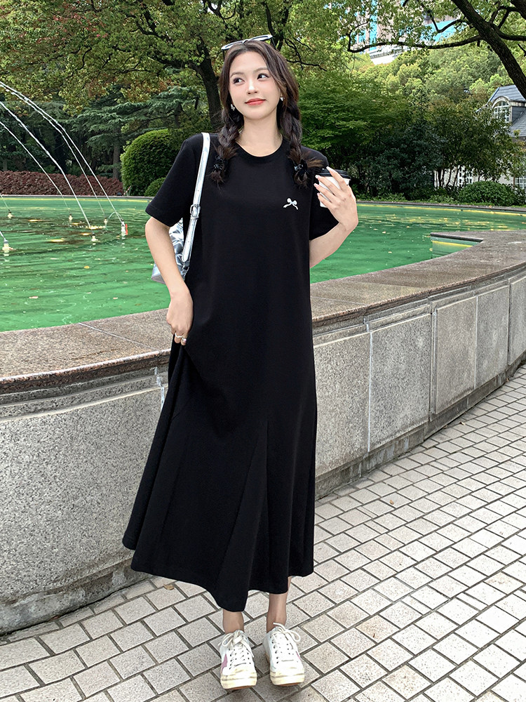 夏季宽松显瘦黑色针织连衣裙时尚百搭中长款裙子,女装连衣裙,鑫慧