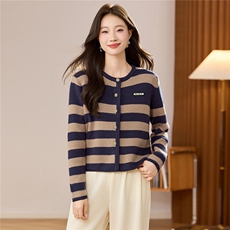 条纹针织开衫女秋款圆领长袖洋气毛衣短款拼接外套超好看的上衣，女装羊毛衫，艾米