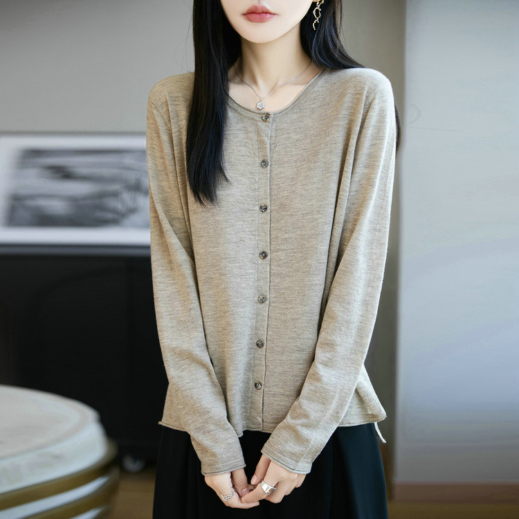 秋季新款纯色针织卷边圆领开衫时尚百搭，女装羊毛衫，朝贺羊绒