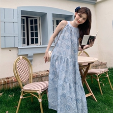 蓝色巨好看的连衣裙女夏季2025新款度假旅游穿搭绝美扎染挂脖长裙，女装连衣裙，2C258