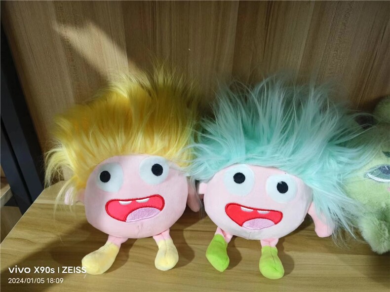 突眼疯娃，昊林玩具
