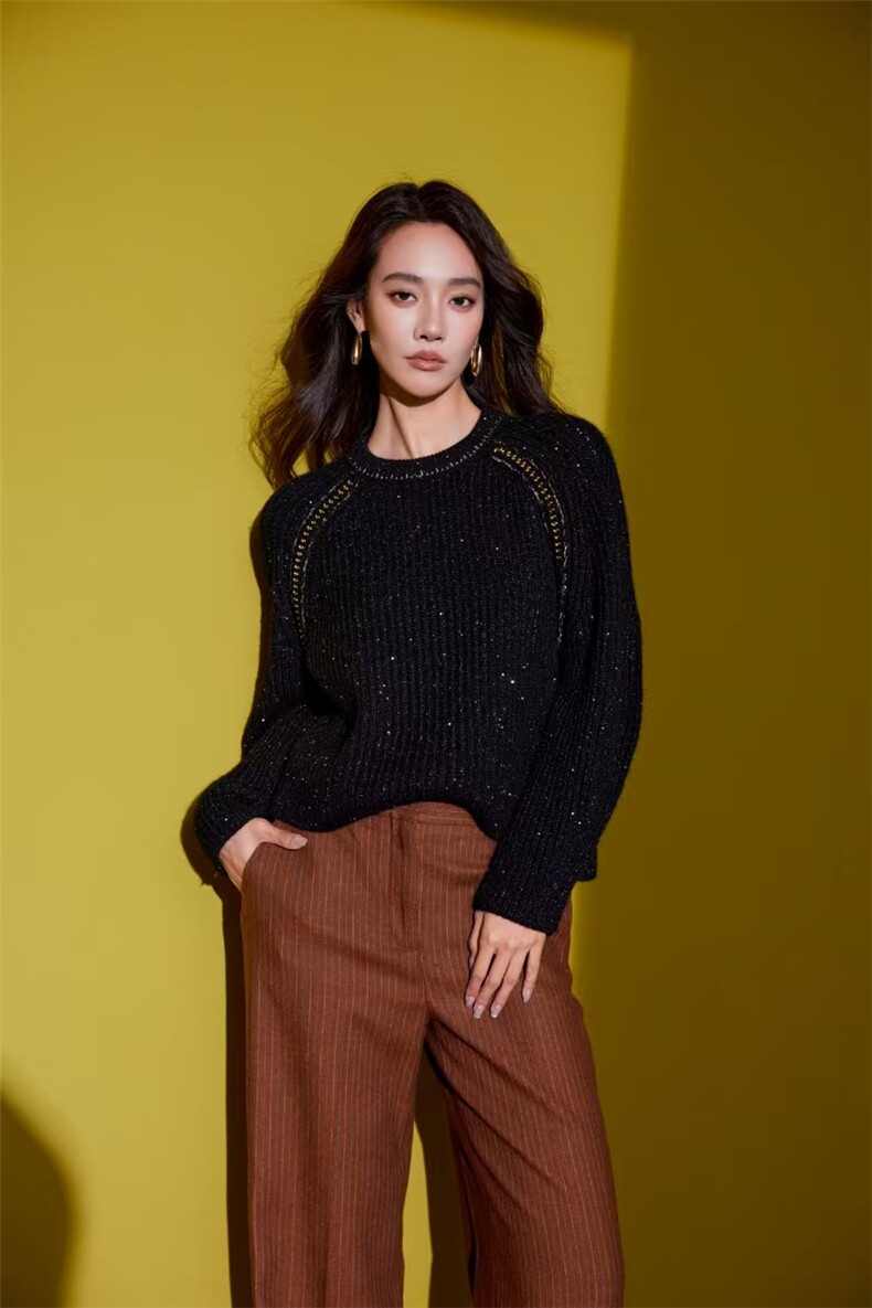 2025舒适百搭简约山羊绒双肩链条圆领,女装羊绒衫,倾城羊绒