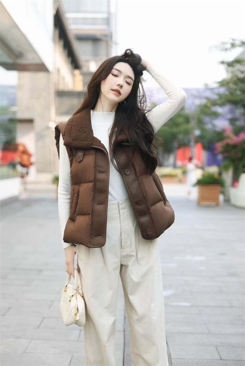 2025时尚百搭通勤简约休闲翻领羽绒服马甲，女装马甲，牛米欧羽绒服工厂店