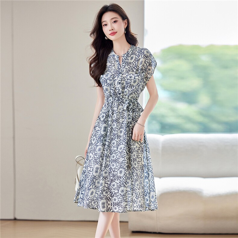 法式小资连衣裙女夏漂亮独特绝美2025新款V领气质收腰显瘦高级感,女装连衣裙,布芭啦