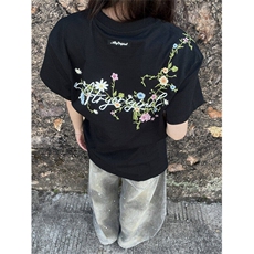 黑色