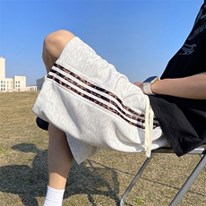 浅灰色