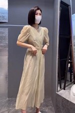 夏季新款洋气气V领腰盘扣设计连衣裙，女装连衣裙，L·H·X