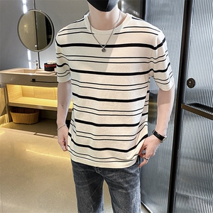 条纹短袖圆领T恤男港风潮流休闲打底衫男生圆领五分袖体恤上衣图片