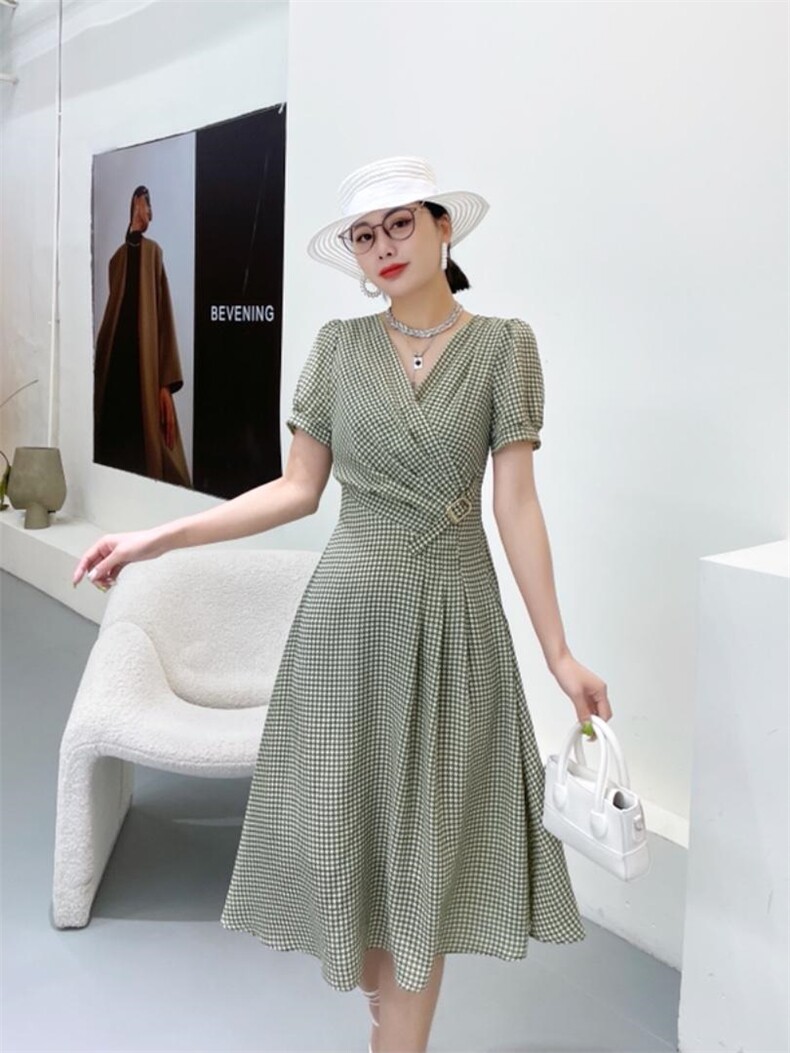 碎花连衣裙，女装连衣裙，芭丽名媛