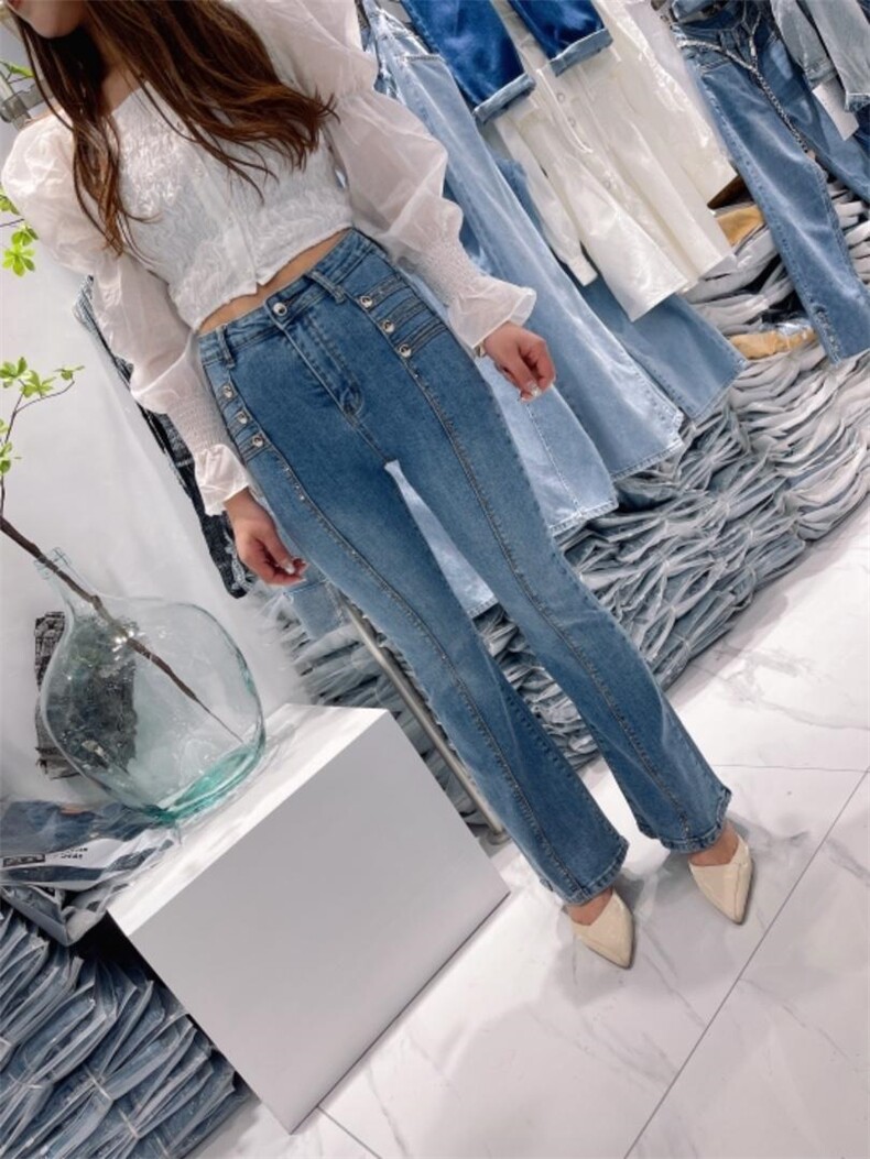 高档烫钻牛仔裤，女装牛仔裤，雪儿诱惑