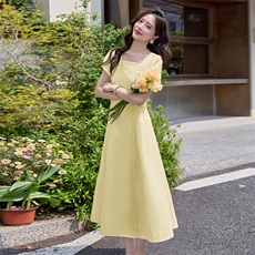 现货白色连衣裙女2025夏新款方领法式收腰显瘦气质泡泡袖长裙，女装连衣裙，美拉德工厂直营店