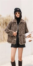 皮毛一体冬季新款羊羔毛外套，其它，茗格拉