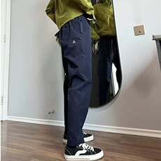 藏青色