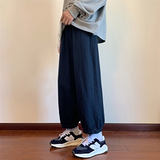 深蓝色