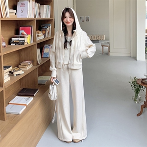 韩版米色休闲运动套装女2025春秋季新款显瘦蕾丝卫衣阔腿裤两件套图片