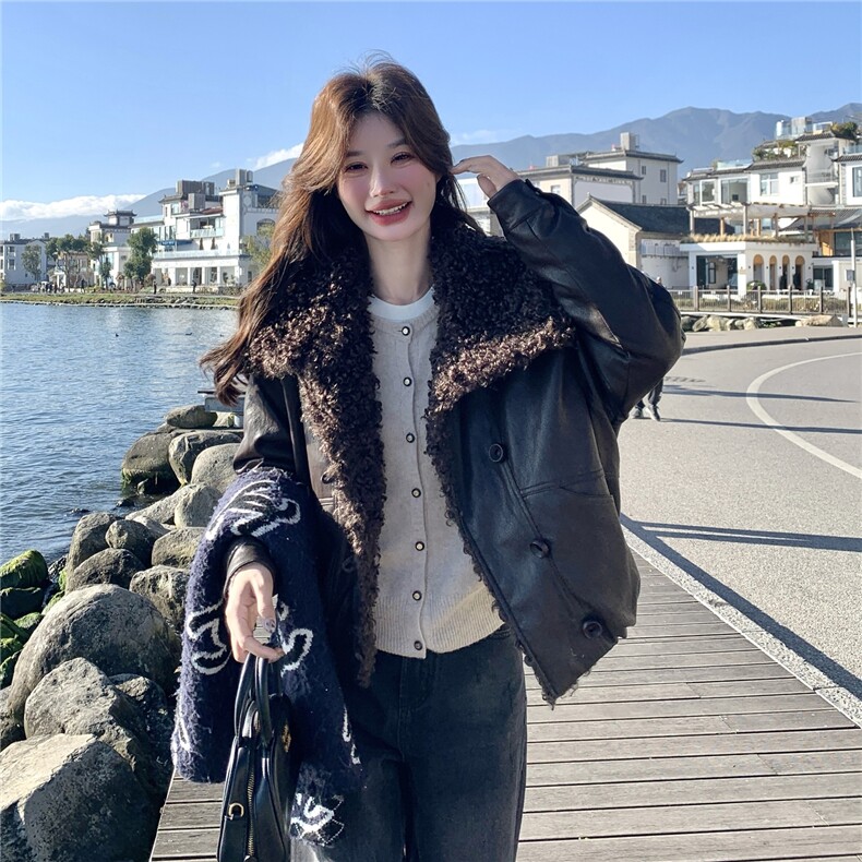 美拉德巨好看蛋白皮衣羽绒服女2025冬季新款双子星高端高级外套,女装羽绒服,艾米莉亚