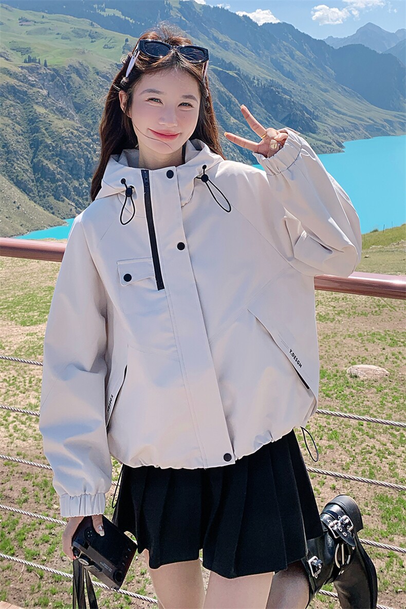 韩系连帽冲锋衣女2025秋季新款洋气减龄气质休闲百搭夹克工装外套,女装短外套,2C306