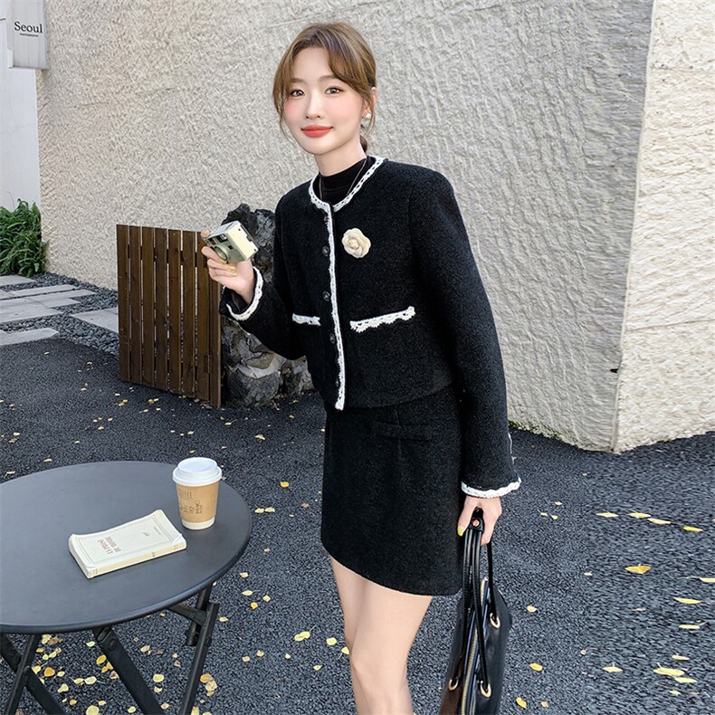 2024年冬季加羽绒短裙小香风套装女修身公主风显瘦A字裙两件套,女装套装/套裙,霓裳依族