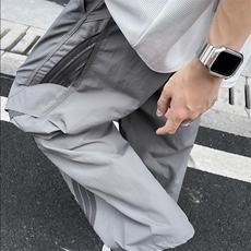 灰色