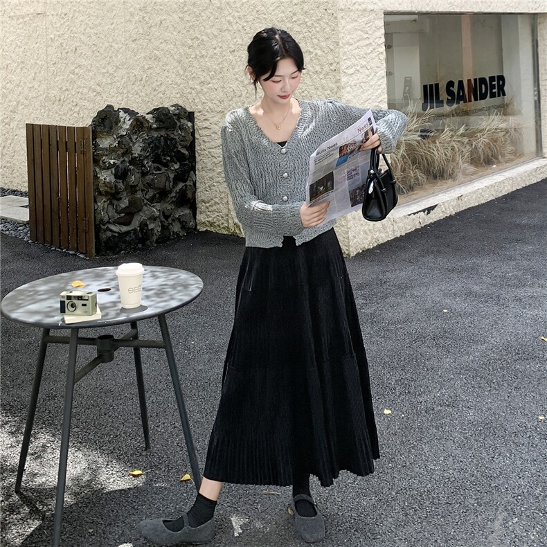 法式温柔风针织开衫吊带连衣裙套装女2025秋季新款轻熟气质两件套,女装套装/套裙,维壹