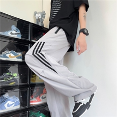 灰色