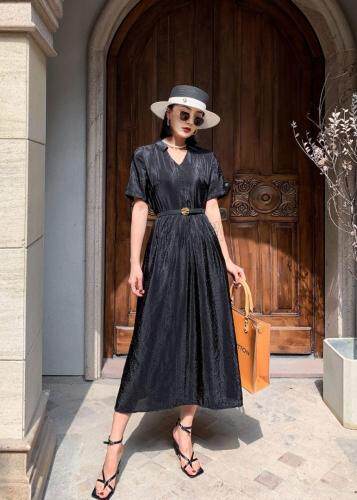 高级感连衣裙，女装连衣裙，哥卓