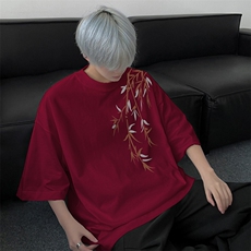 酒红色
