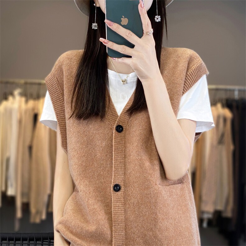 轻盈自在！叠穿V领马甲女宽松显瘦背心针织开衫无袖坎肩,女装马甲,润辉羊绒
