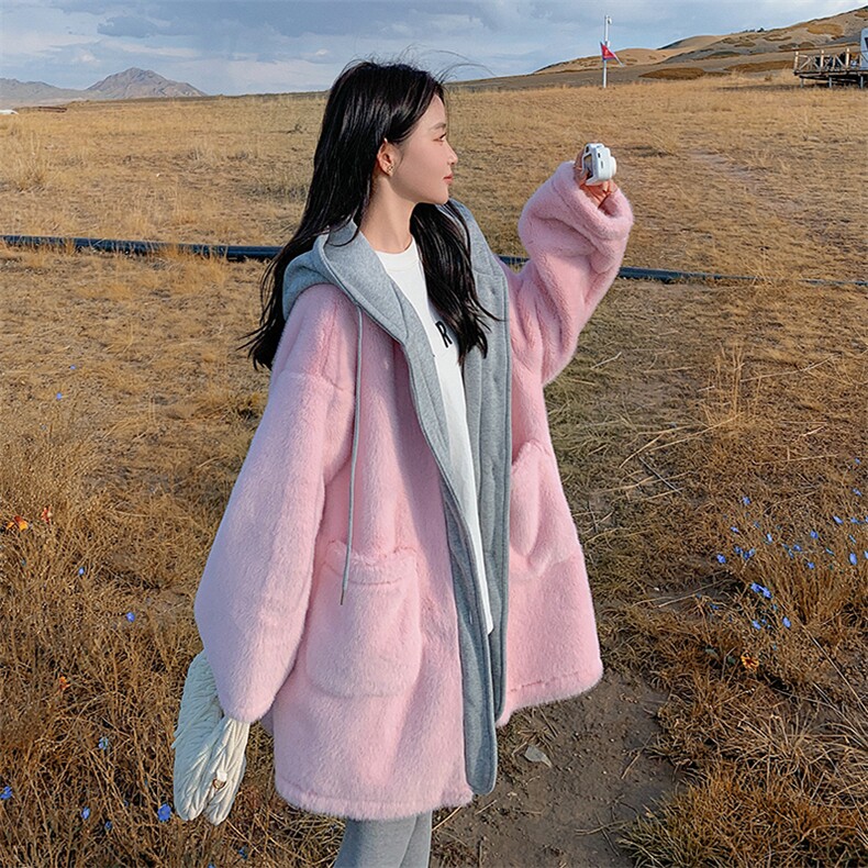 撞色拼接连帽粉色羊羔毛外套女秋冬超火好看加绒加厚仿水貂绒大衣,女装派克服,2D078
