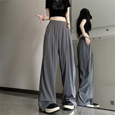 灰色