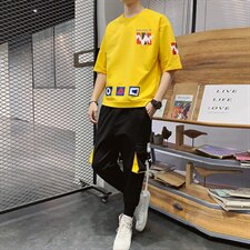 黄色