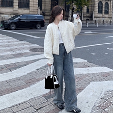 米白色菱格圆领羽绒服女2025冬季新款法式宽松小个子轻薄夹克外套，女装短外套，2C129