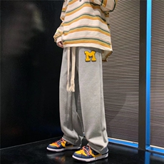 灰色