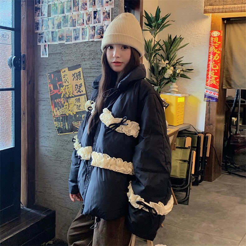 黑色设计感减龄羽绒服女短款2025冬季新款拼接立体花边90白鸭绒服,女装羽绒服,2C201