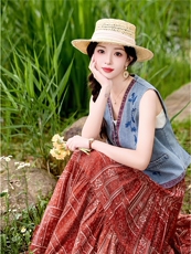 夏季新款2026气质时尚复古撞色刺绣牛仔马甲+碎花大摆裙两件套，女装套装/套裙，魅影