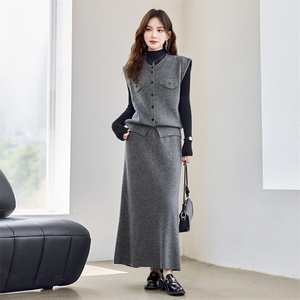 现货！秋季新款洋气时尚百搭通勤款圆领显瘦单排扣三件套裙女图片