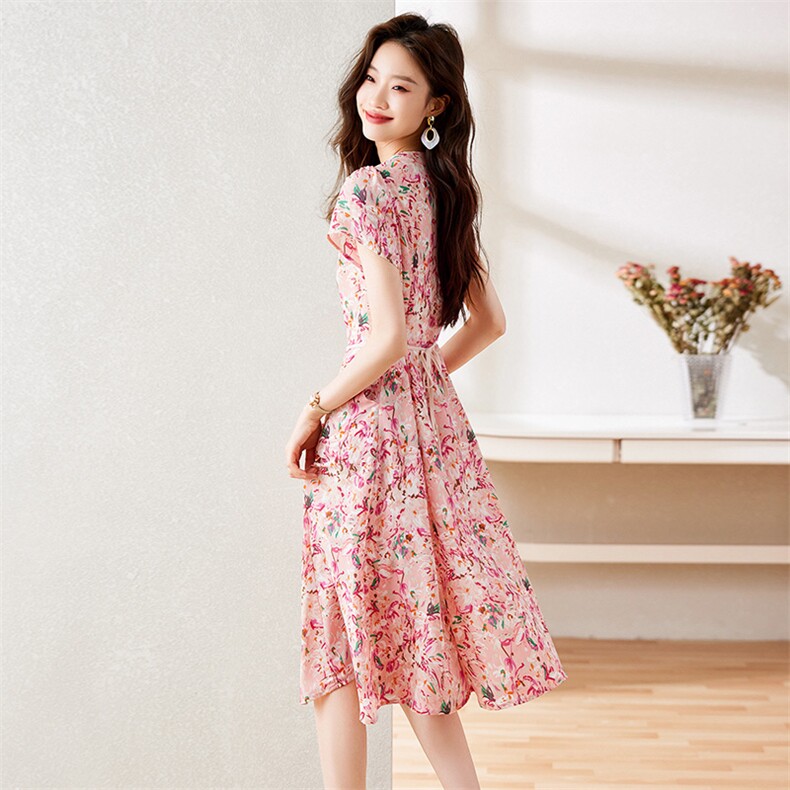2023夏季新款V领甜美淑女小清新减龄连衣裙,女装连衣裙,岚衣(原川流布茜）