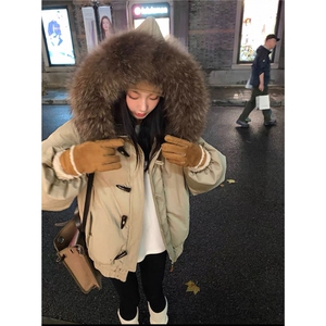牛津面料原版版型 连帽派克女冬季牛角扣大毛领棉服外套图片