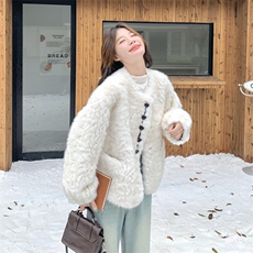 韩式chic白色皮毛一体外套女秋冬超火好看加绒加厚羊羔毛棉服夹克，女装短外套，2C217