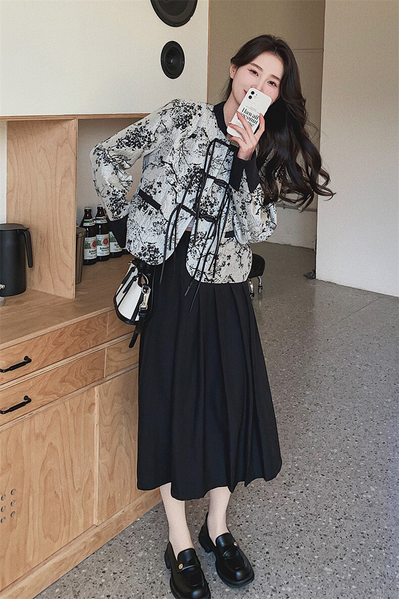 轻国风复古压花短款外套女2025春季新款高级感立领盘扣超好看上衣,女装短外套,2C322