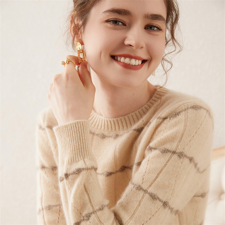 羊绒衫女宽松加厚2024冬季新款圆领套头重磅针织打底针织毛衣,女装羊绒衫,轩妮羊绒