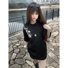 黑色
