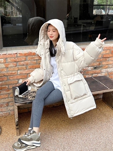 冬季休息羽绒服火爆图片