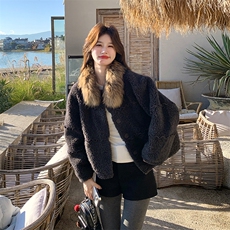 时髦复古大毛领保暖羊羔毛外套冬新款流行洋气短款皮毛一体，女装皮草，纯色衣恋