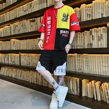红色