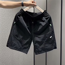 黑色